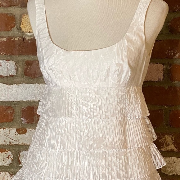 Maggy London White Tiered Sleeveless Burnout Dress Size 6 - Picture 6 of 8